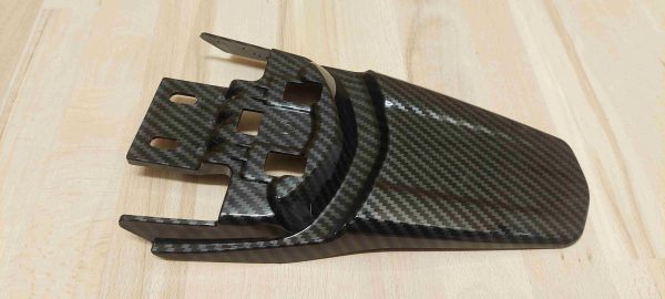 Kleine achterspatbord carbon voor Sur ron Light Bee