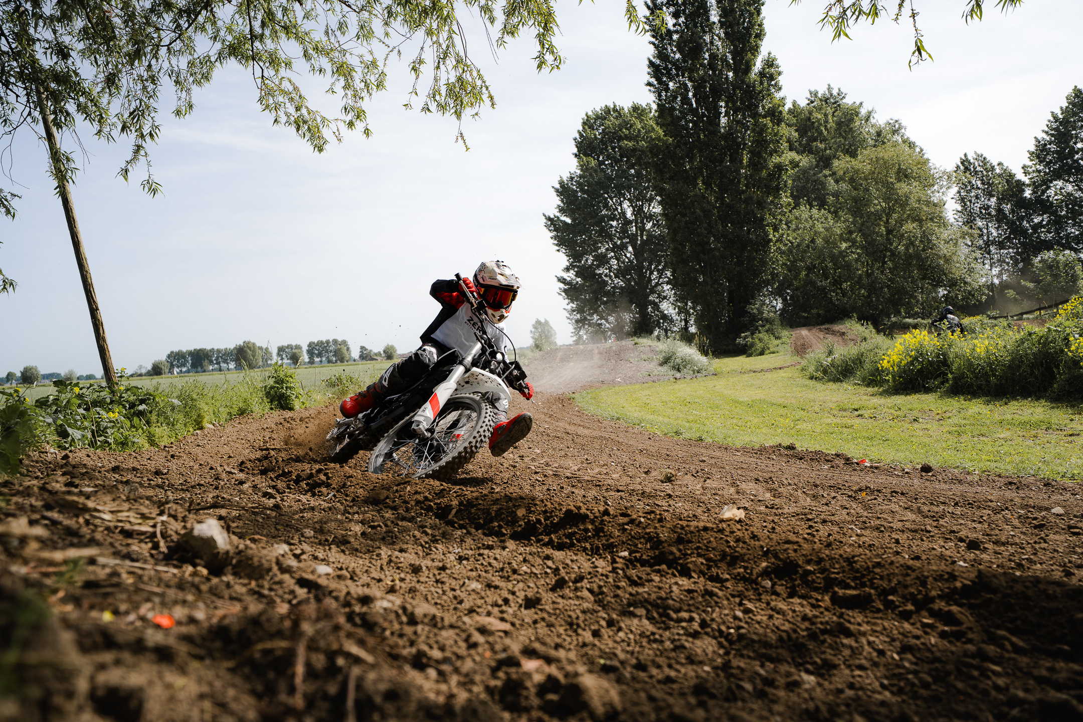 Vrij rijden Motocross & Enduro met huur motor>>prijs per uur
